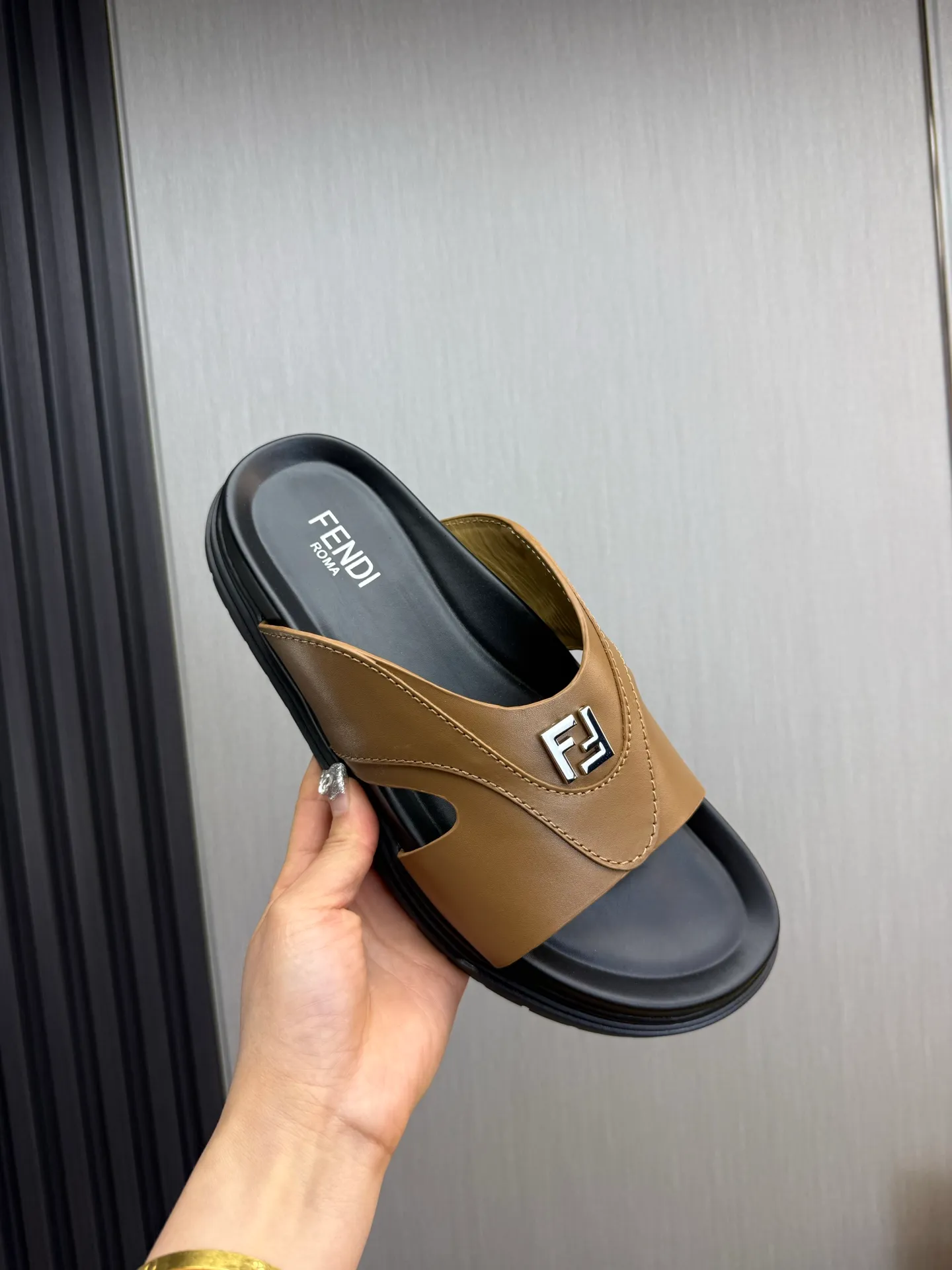 Men's shoes 💰400💰 Fendi men's slippers, made one to one on the FENDI official website, sizes 38-45 45 46 🉑️Customized!